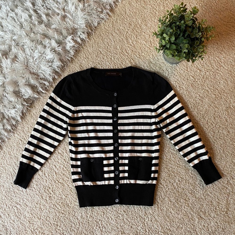 Cute Black & White Striped Cardigan